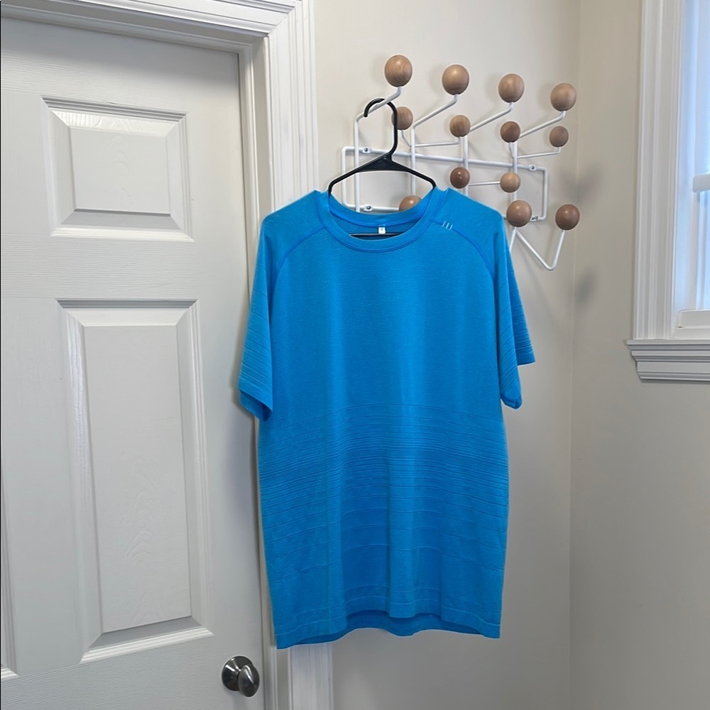 Lululemon - Classic Athletic Short Sleeve Shirt - Blue - XL